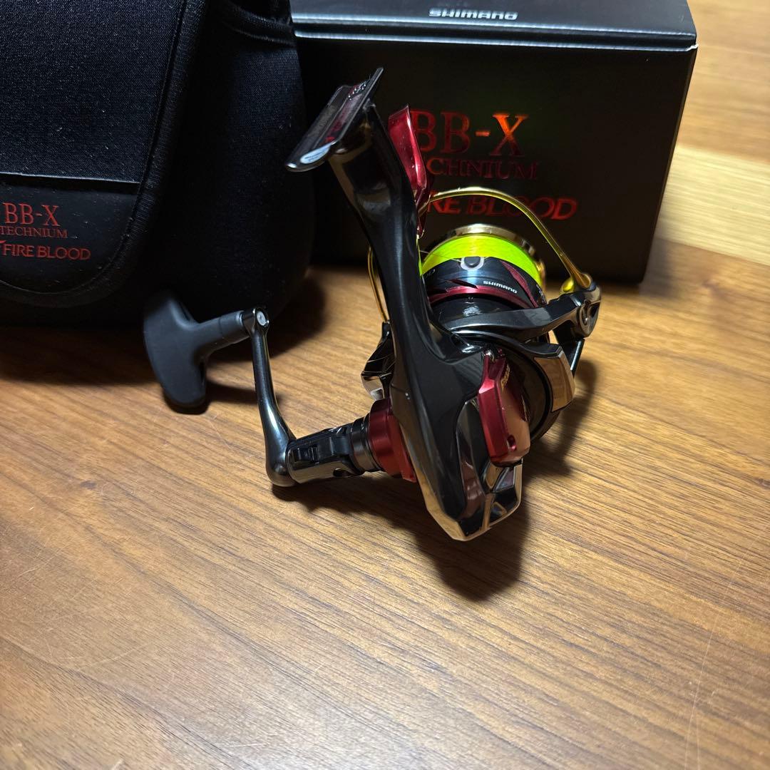 シマノ24BB-XテクニウムファイヤーブラッドC3000DXXG 左ハンドル