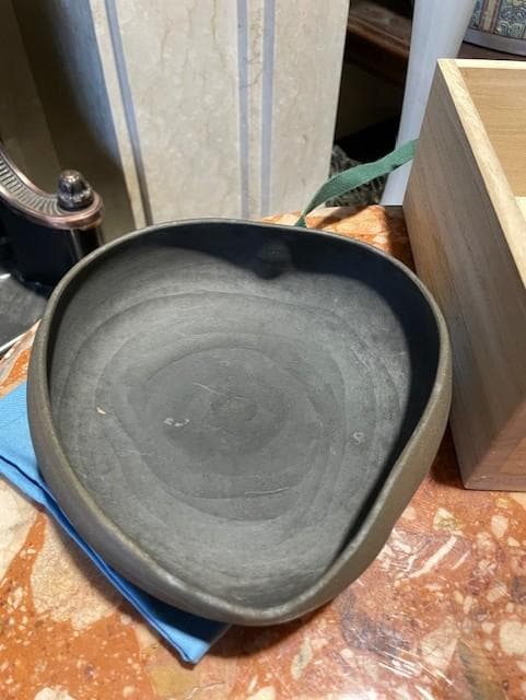 黒色陶器茶碗と木製箱セット