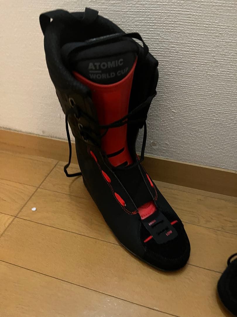 ATOMIC WORLD CUP スキー用ブーツ 黒/赤