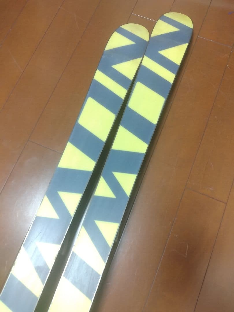 【フリースタイル☆】145cm　SALOMONスキー板♪　ツインチップ！