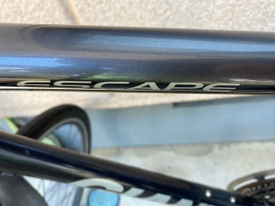 GIANT 「ジャイアント」 ESCAPE R3 2018年モデル クロスバイク