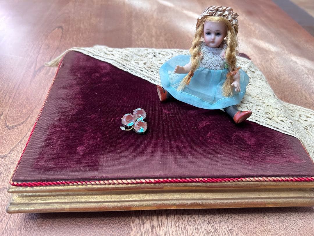 アンティーク ジュエリーディスプレイ台 ベルベット ゴールド台座