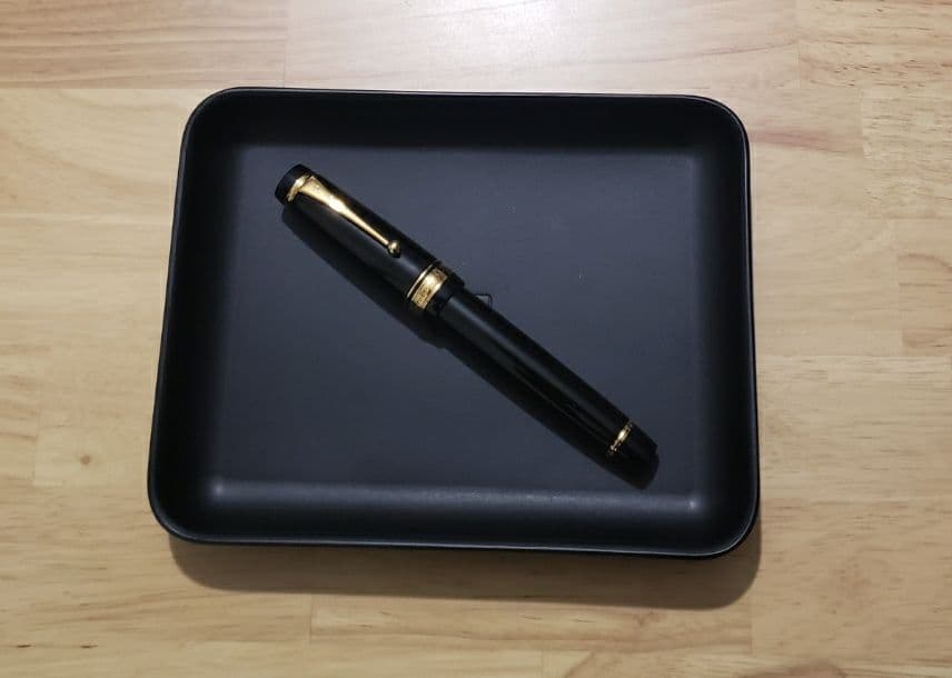 【限定】万年筆 カスタムurushi 黒 中細字(FM) ペントレー付き