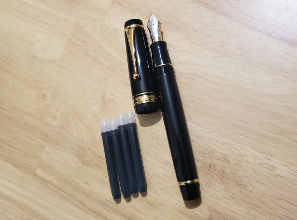 【限定】万年筆 カスタムurushi 黒 中細字(FM) ペントレー付き