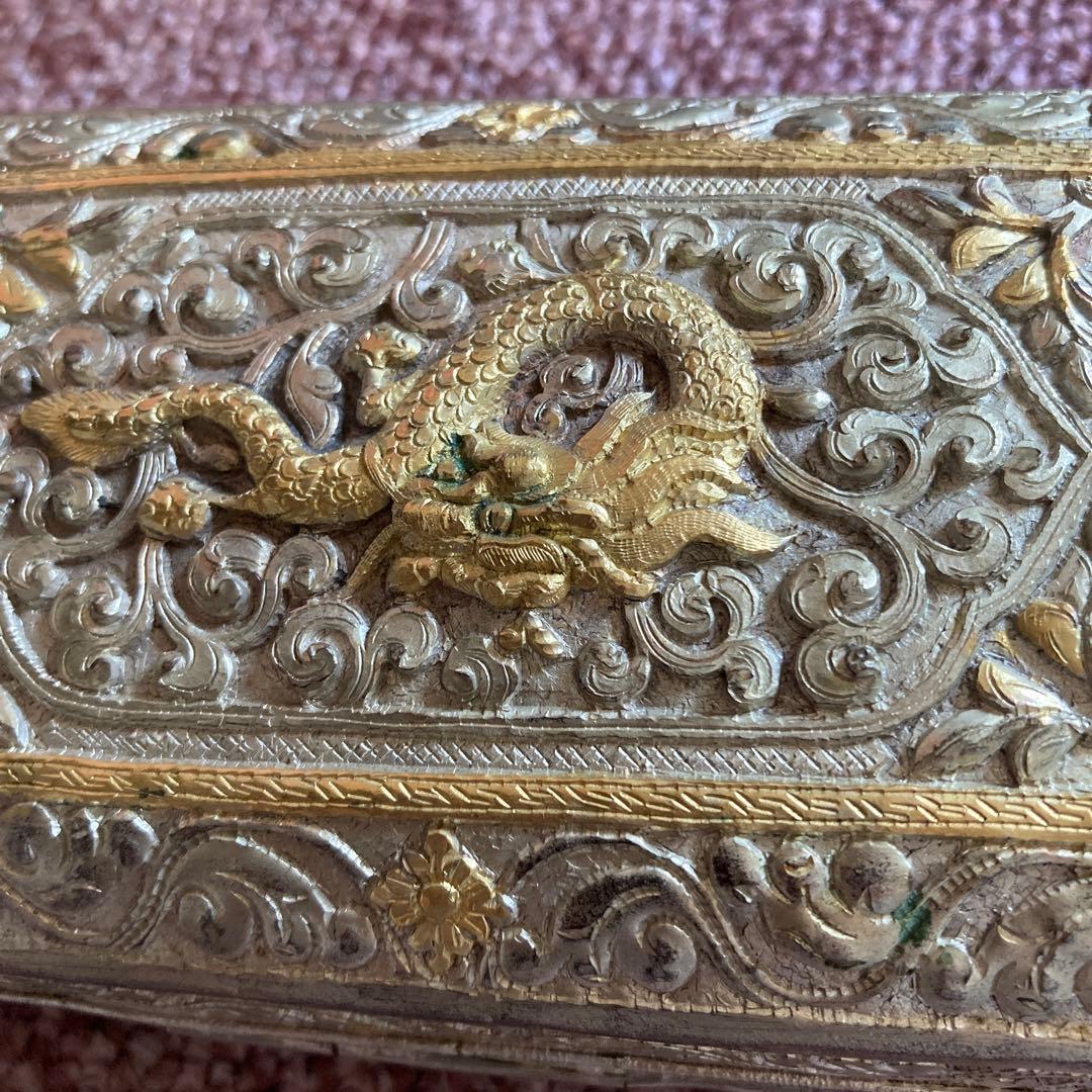 小物入れ　彫金　金属工芸品ブータン王国製