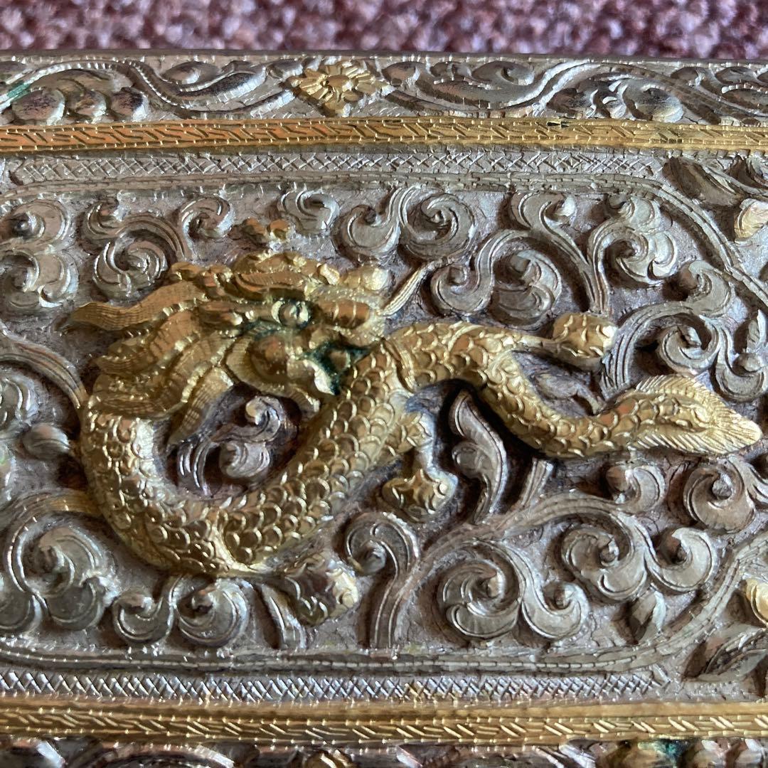 小物入れ　彫金　金属工芸品ブータン王国製