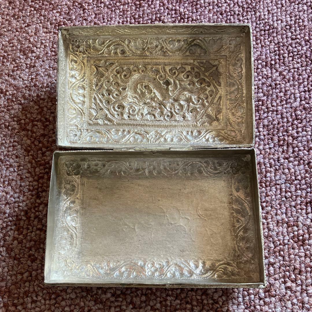 小物入れ　彫金　金属工芸品ブータン王国製