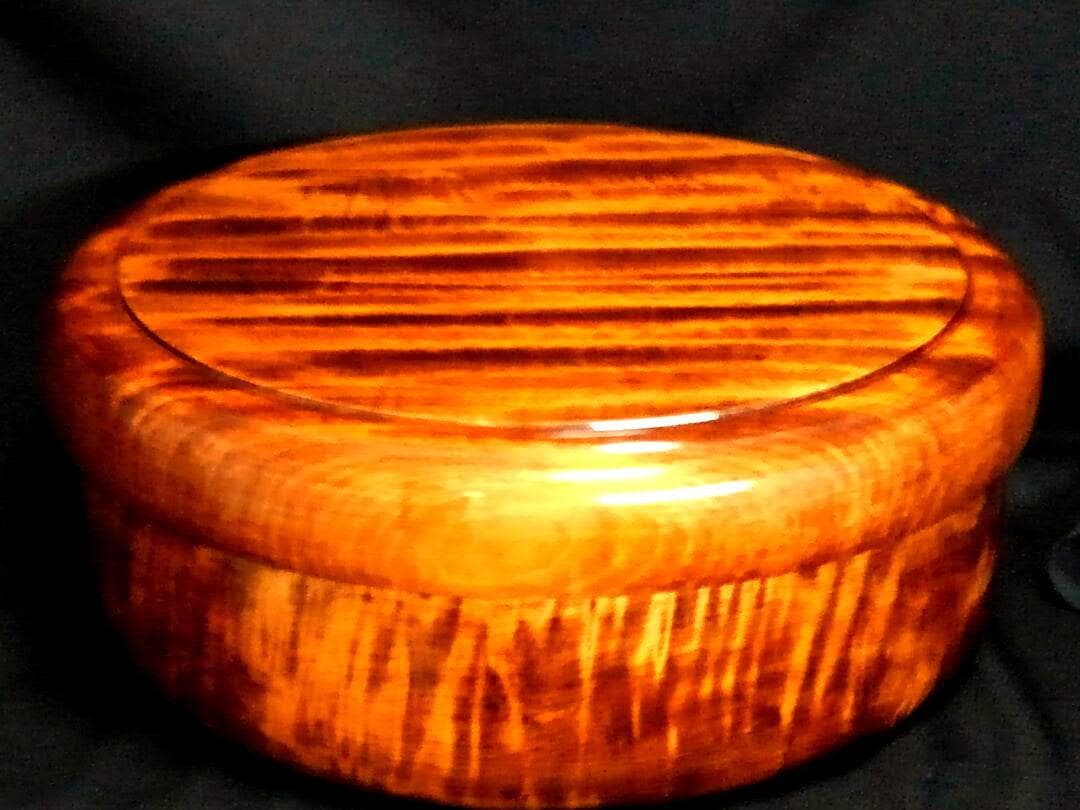 ♥天然木　刳り貫き　虎杢　茶櫃　ちゃびつ　骨董　古玩