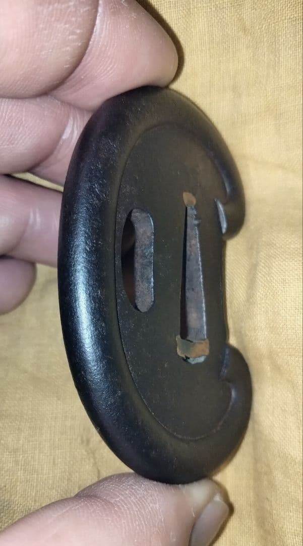 ♦最終価格♦　鉄鍔　鐔　(武州住正恒　変わり形鍔)　江戸時代　合わせ箱付き