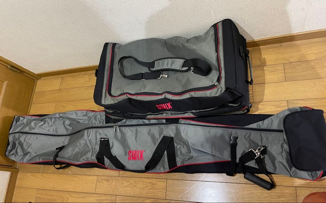 SWIX スウィックス　クラムシェルローラー　キャリーギアバック　　キャスター付