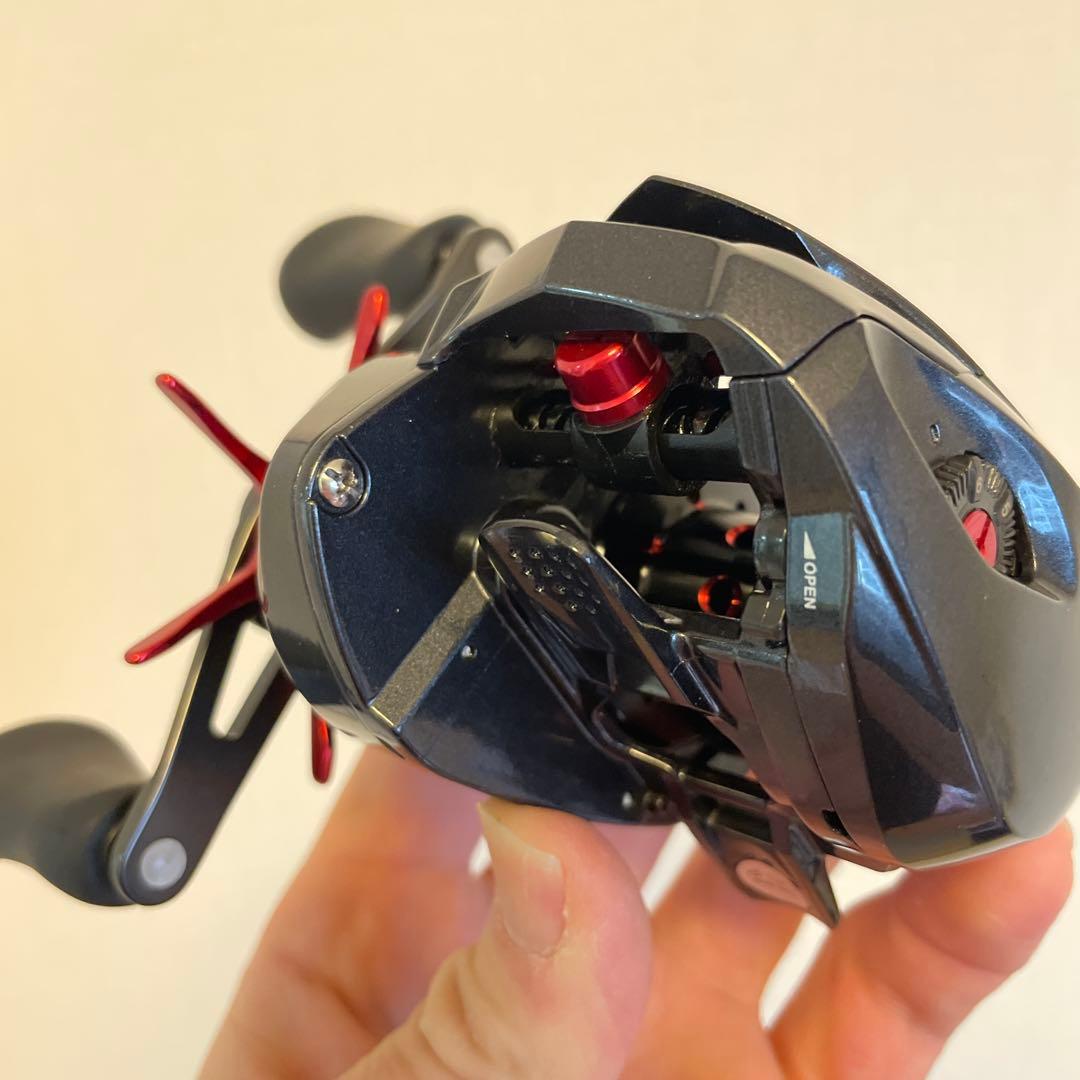 カシータスMGL100HG　ベイトリール　SLX　スコーピオン　メタニウム