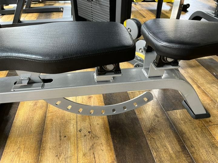 アジャストベンチ　フレーム黒　シート赤