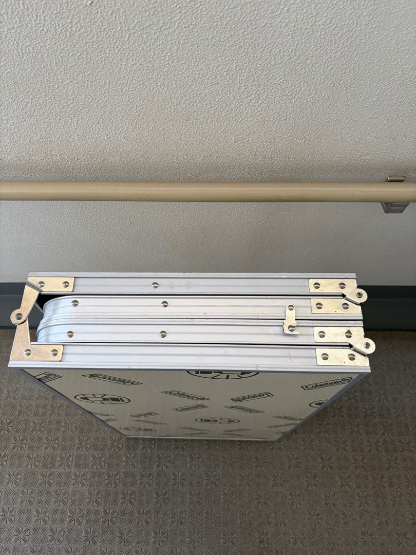 Colemanファミリー・グループ向け大型アウトドアテーブル四折テーブル 8