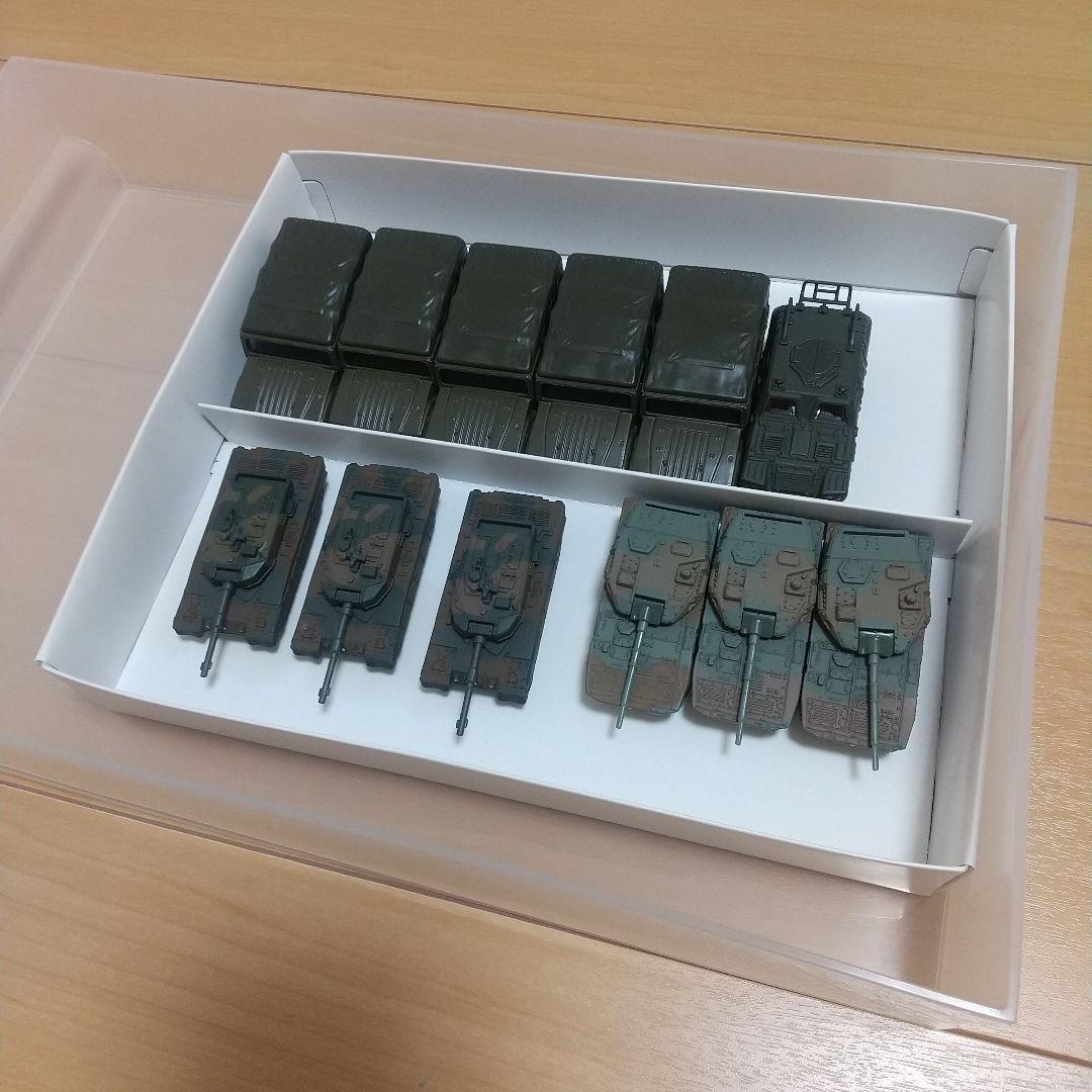 戦車とトラックのミニカーセット 12個