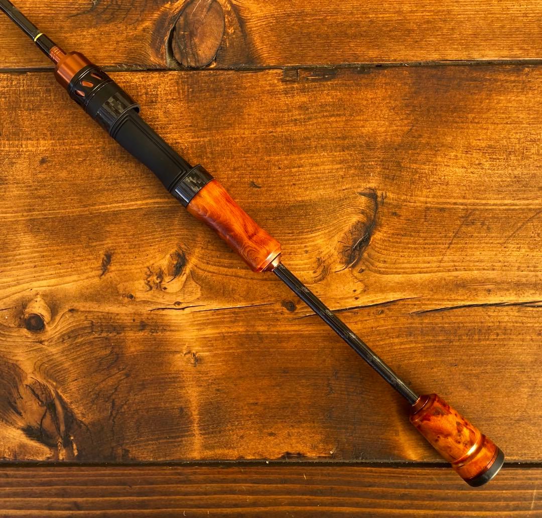 新品未使用　カーボンロッド　スピニング　662UL バスロッド　ウッドグリップ