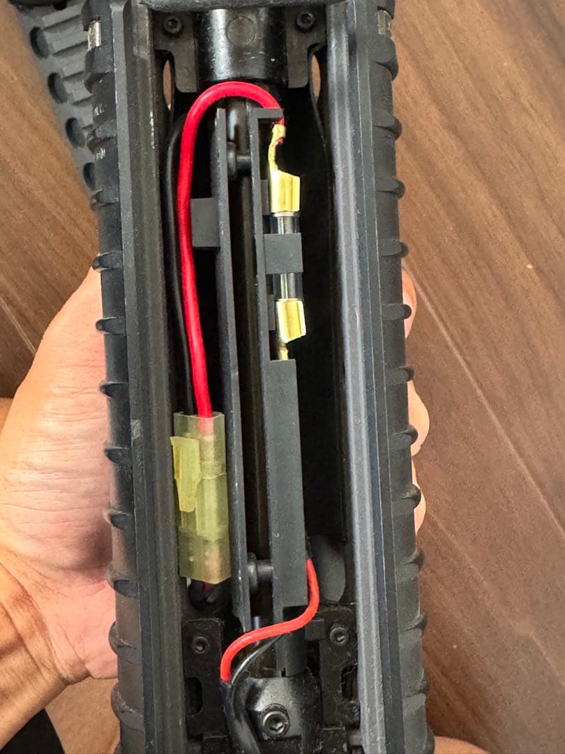 ぽ*ー様 【ジャンク】M4A1 RISバージョン　電動ガン　フォアグリップ付き