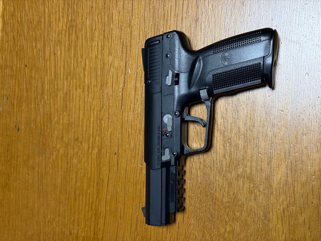 東京マルイ No.33 FN 5-7 18歳以上ガスブローバック