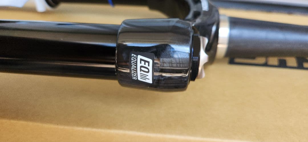 サスペンションフォーク XC 29インチ100mm カーボンコラム Boost