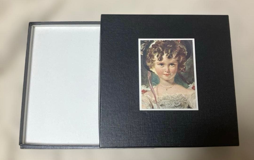 優しいオークル生成り　レース　スコーンホルダー