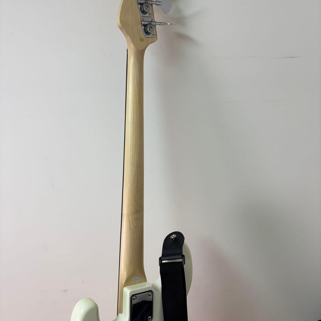 SELDER エレキベース ホワイト