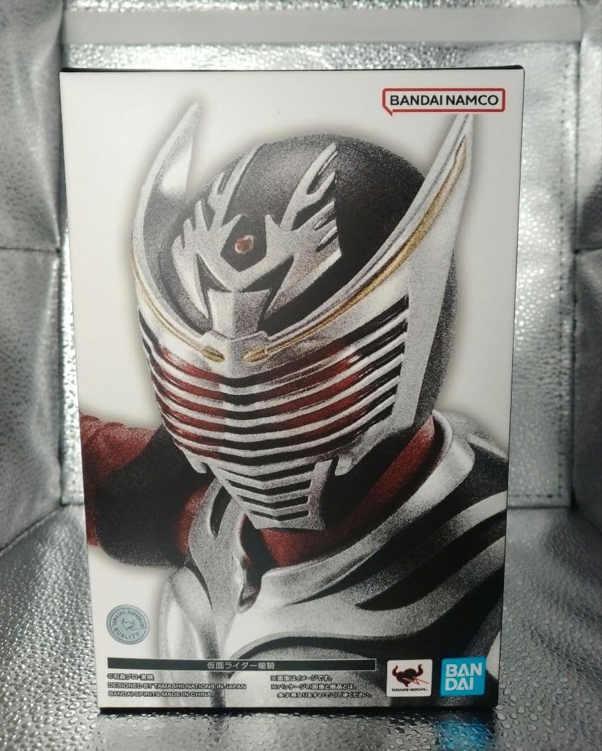 SH Figuarts　真骨彫 仮面ライダー龍騎