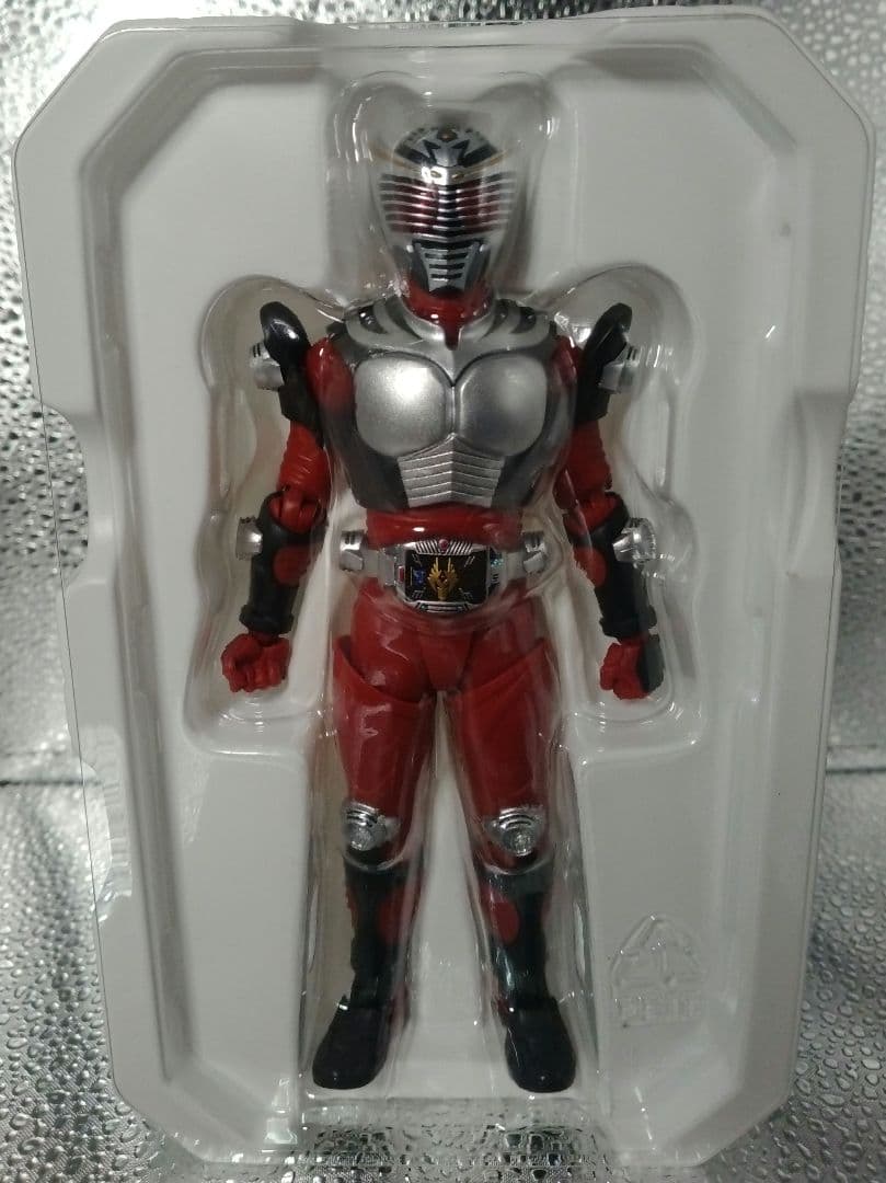 SH Figuarts　真骨彫 仮面ライダー龍騎