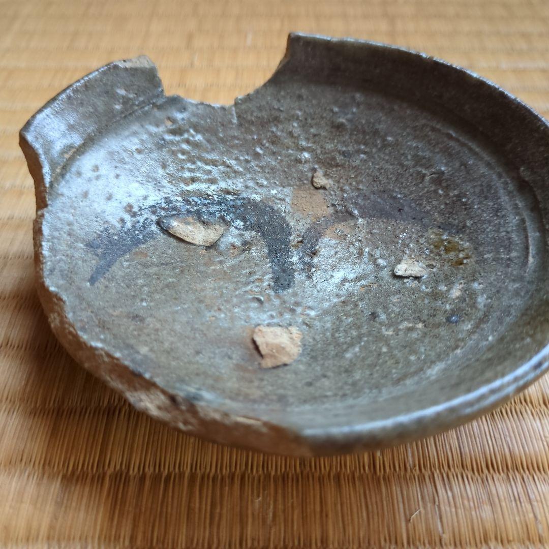 陶器製の装飾皿 欠けあり　古唐津　平盃　小皿　桃山時代　発掘品　骨董品　古美術