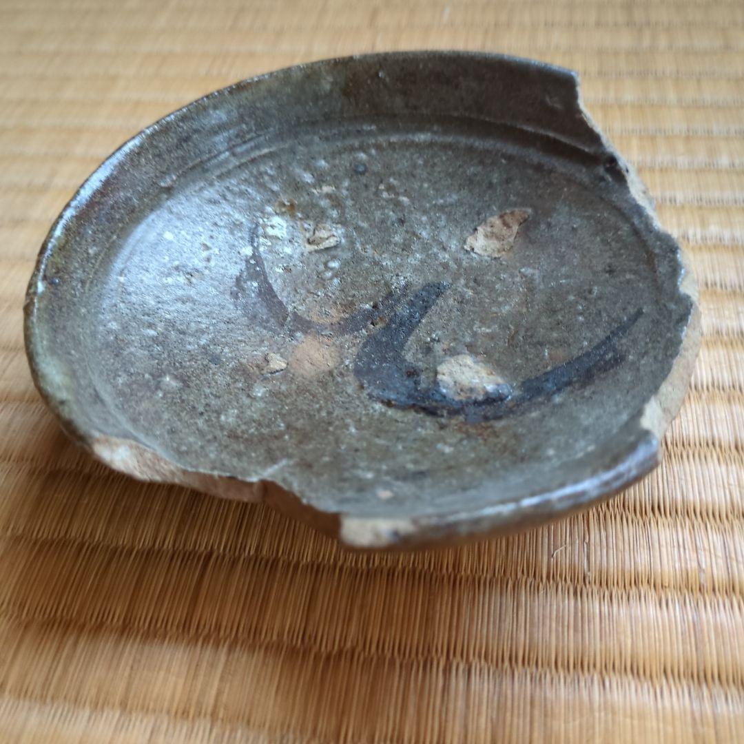 陶器製の装飾皿 欠けあり　古唐津　平盃　小皿　桃山時代　発掘品　骨董品　古美術