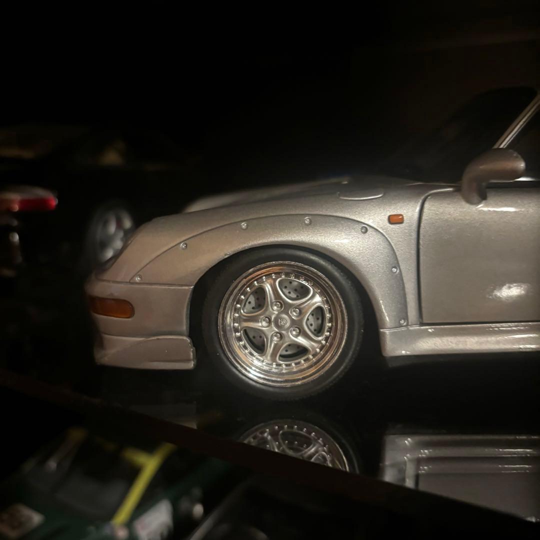 ポルシェ993 911gt2 ミニカー 1/18