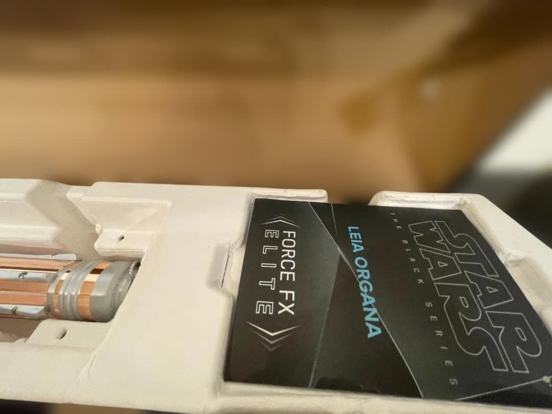 【動作良好】スターウォーズ レイアライトセーバーフォースFX