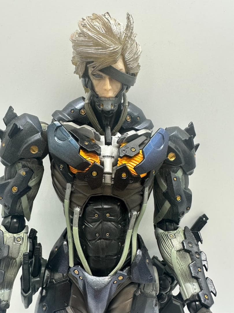 メタルギアソリッド 雷電 1/8　フィギュア