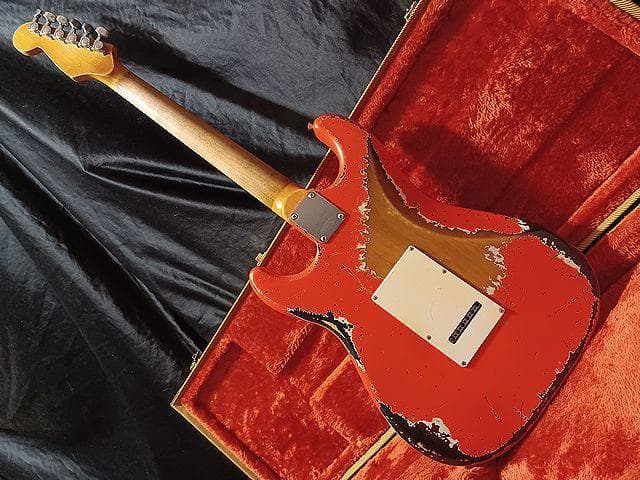 ギター FiestaRed Relic Multilayer Stratocaster