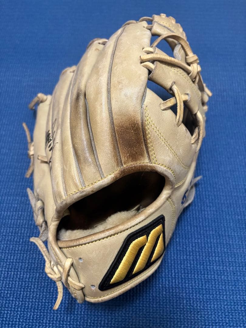 中日ドラゴンズ　宇野選手　サイン入りグローブ