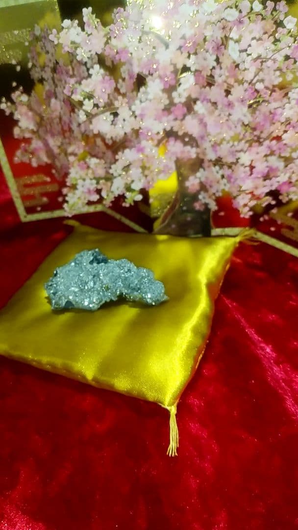 日刀保たたら/玉鋼(たまはがね)/日本刀原料/76グラム/ミニ座布団つき