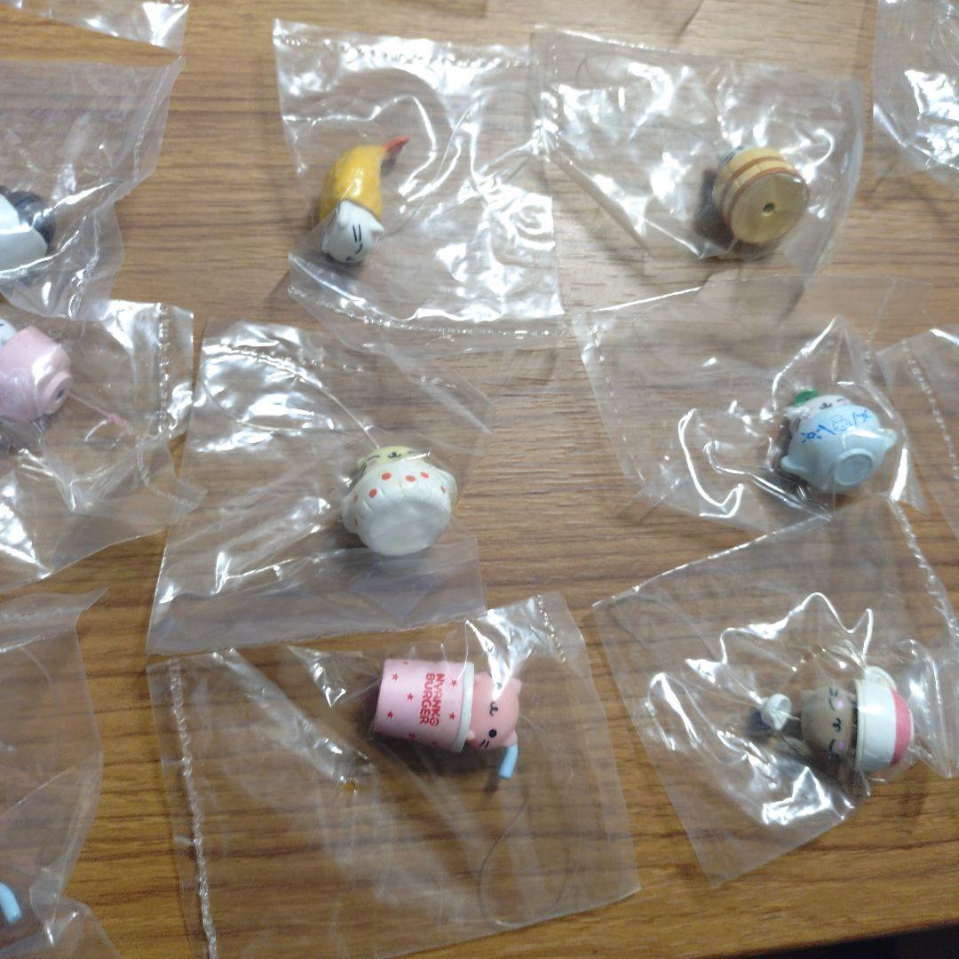 未開封　にゃんにゃんにゃんこ　ストラップ　32個セット