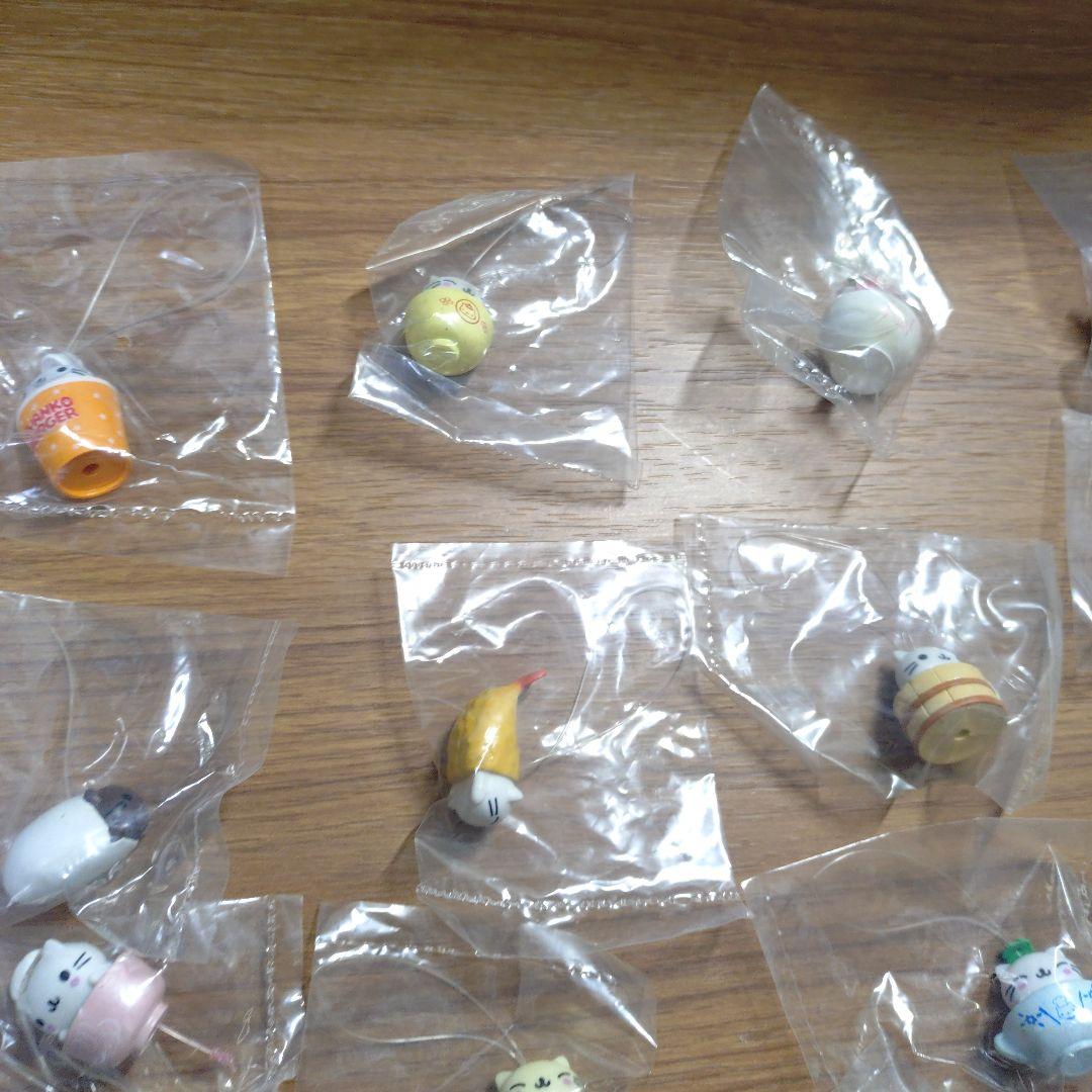 未開封　にゃんにゃんにゃんこ　ストラップ　32個セット