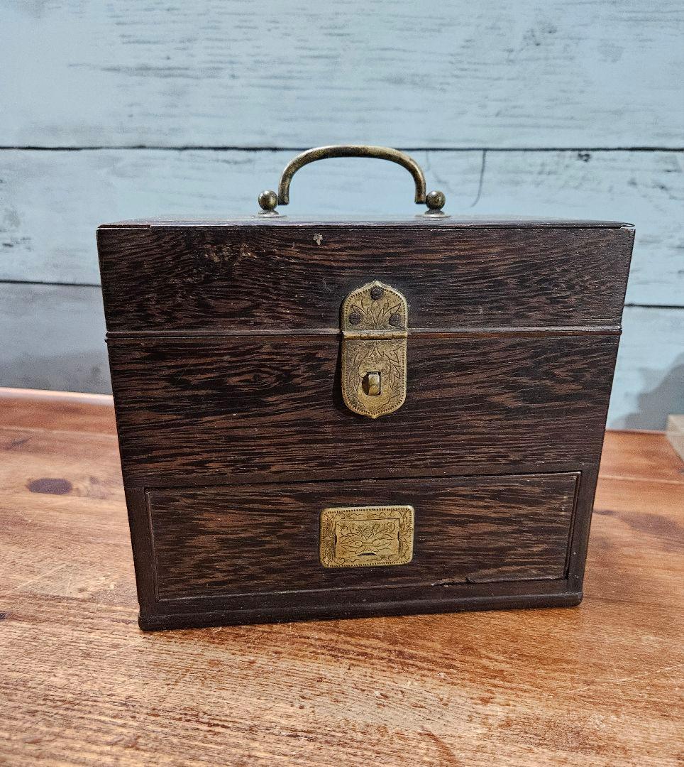 JAPAN ANTIQUE 古い木の小箱 天然木製 無垢 小物入れ 大正～昭和期