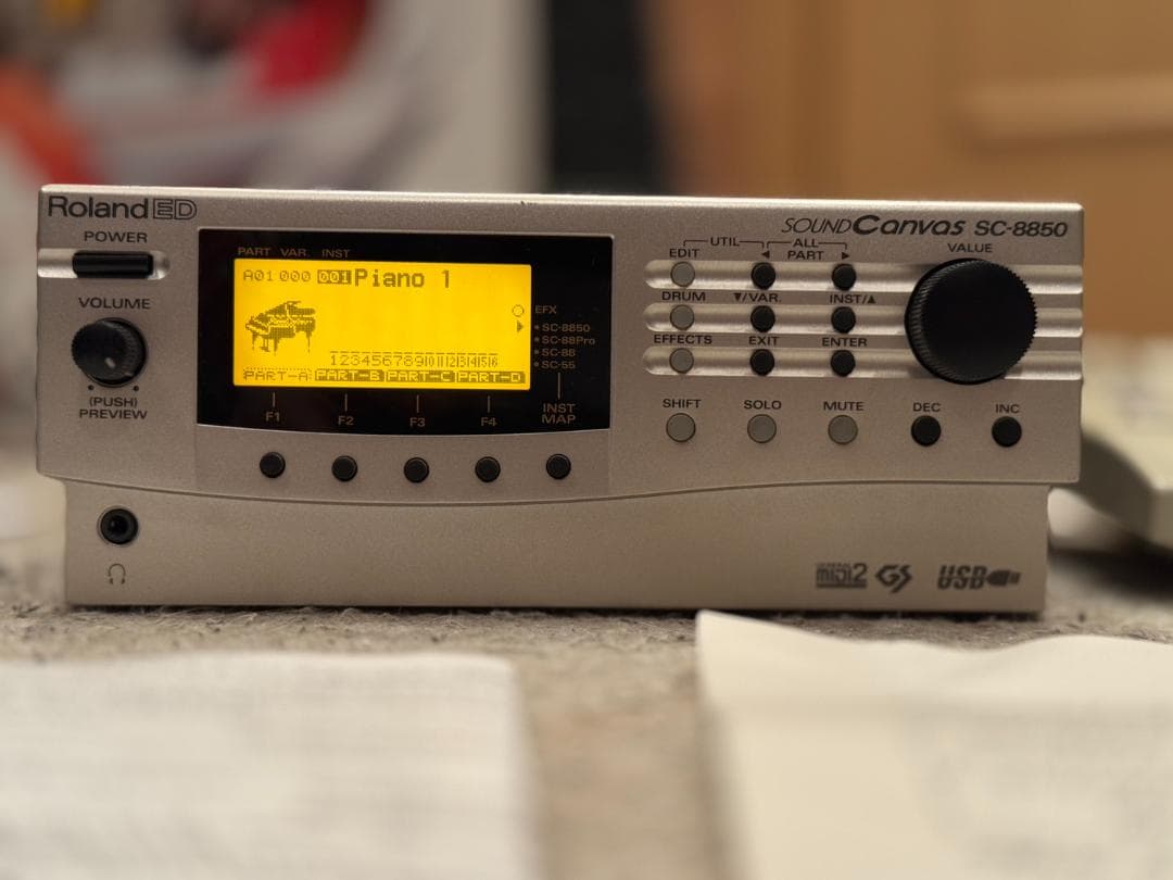 【美品】Roland SC-8850 DTM音源（MIDIキーボード付き）