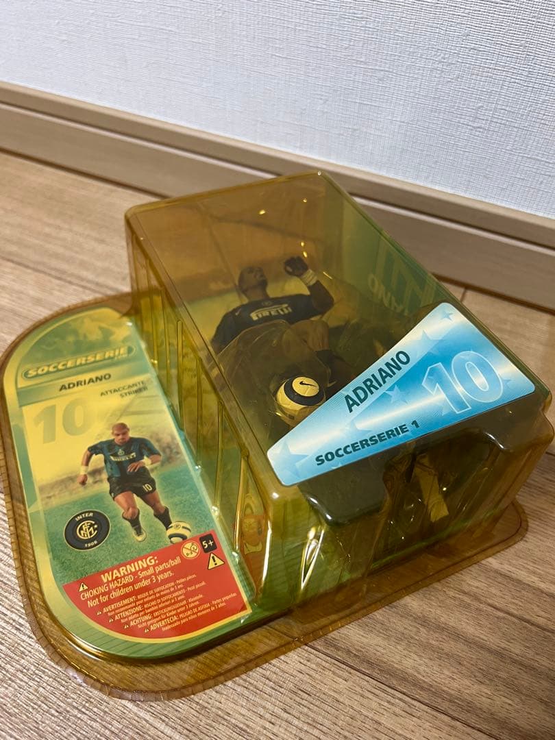 アドリアーノ フィギュア インテル　人形