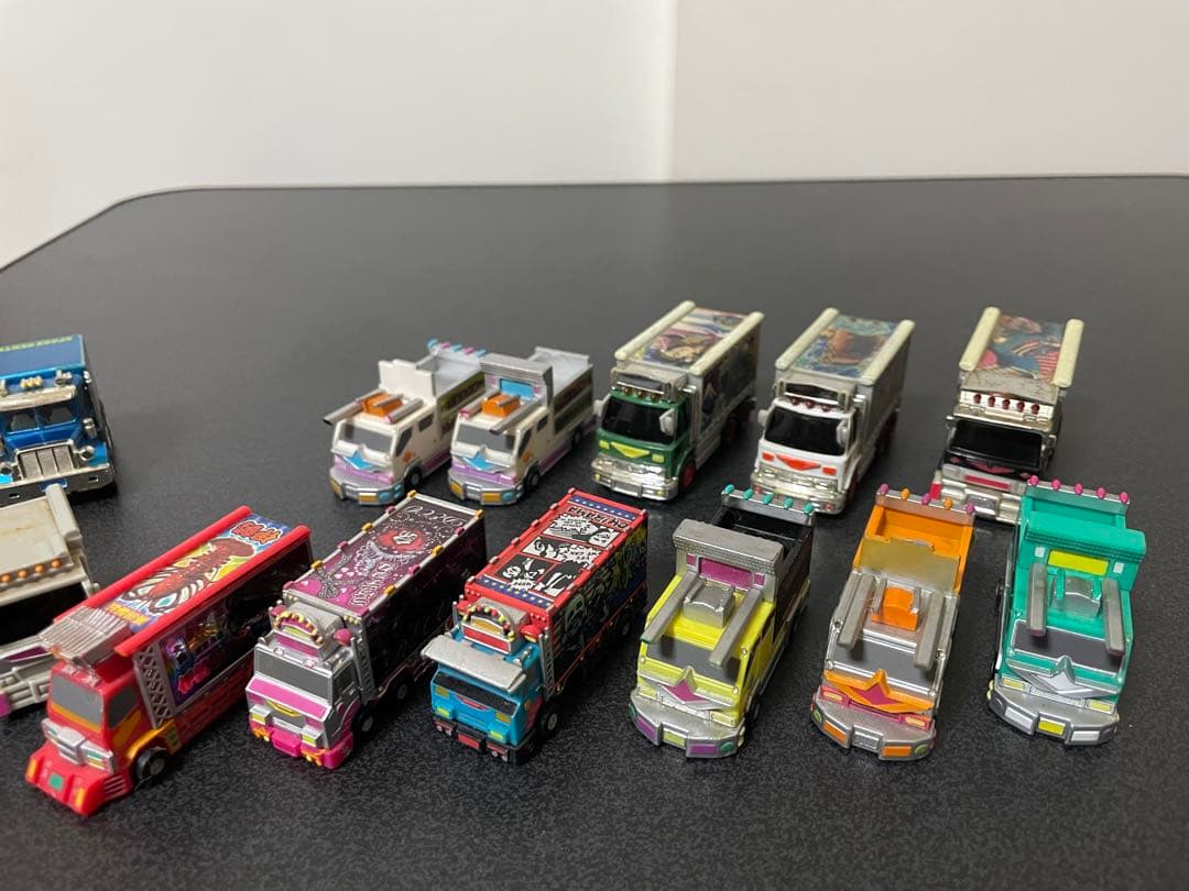 カラフルなトラックチョロq セット　デコトラ ⑨