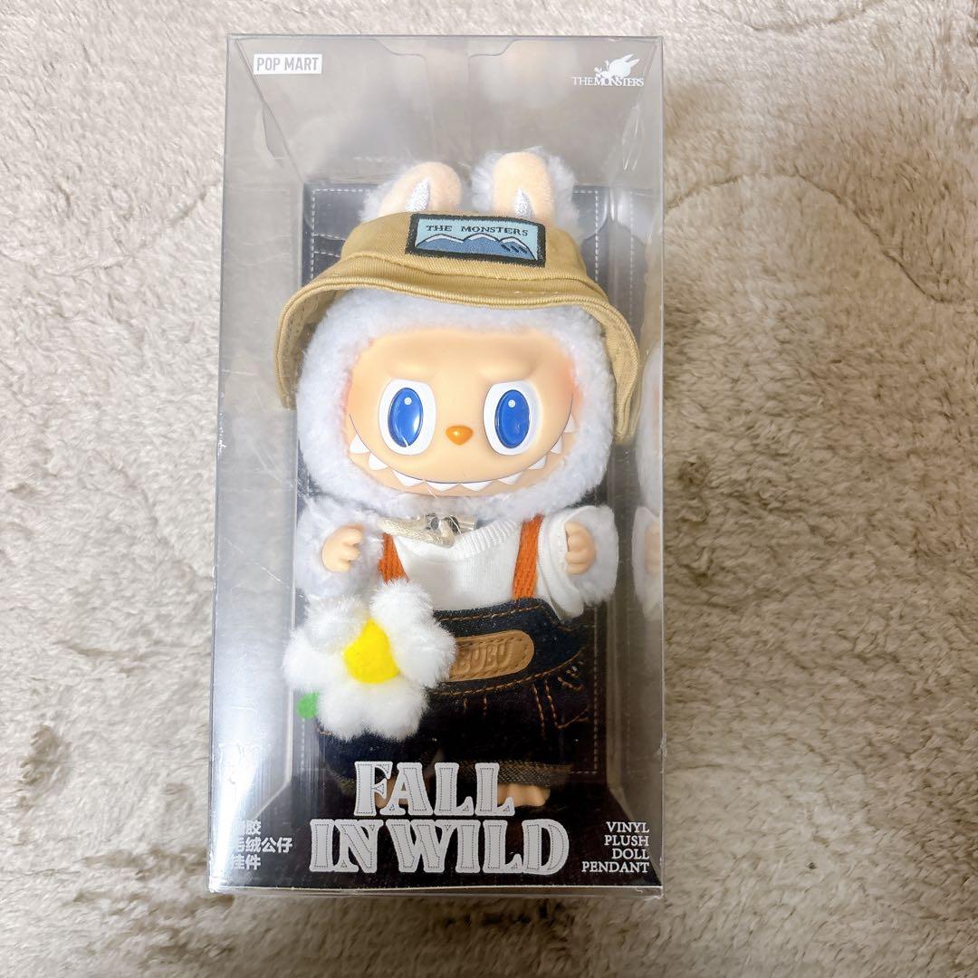 ラブブ FALL IN WILD Wacky Mart イヤホンケース