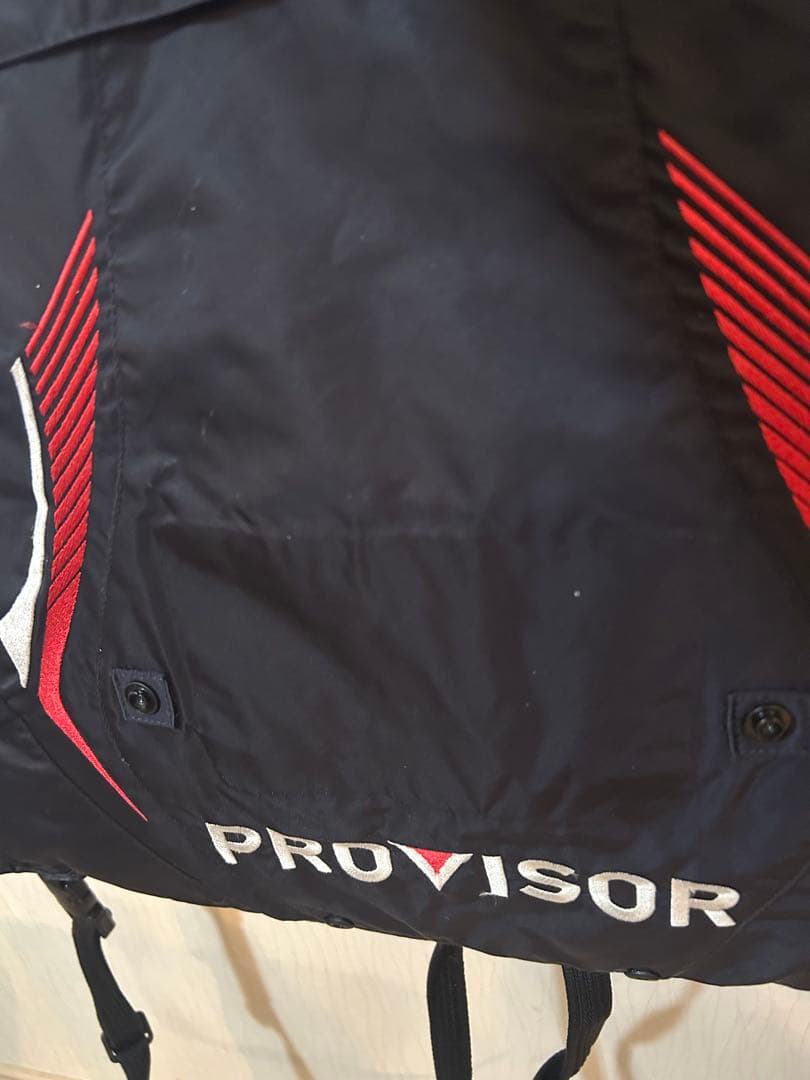 Daiwa PROVISOR フィッシングベスト 黒/赤