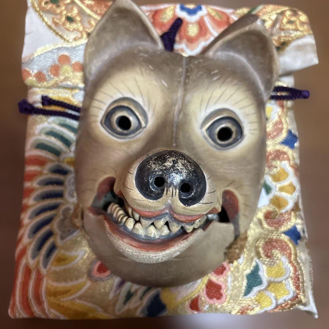 狸の顔 木製お面 伝統的装飾付き