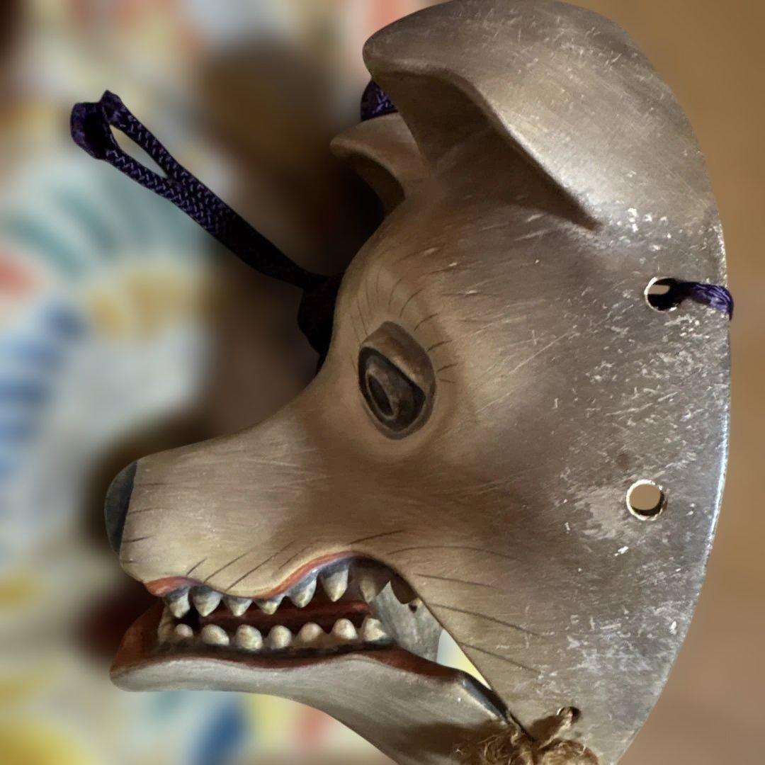 狸の顔 木製お面 伝統的装飾付き