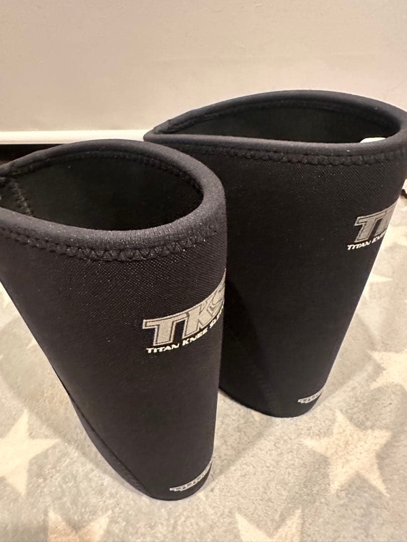 TITAN TKS ニースリーブ　L