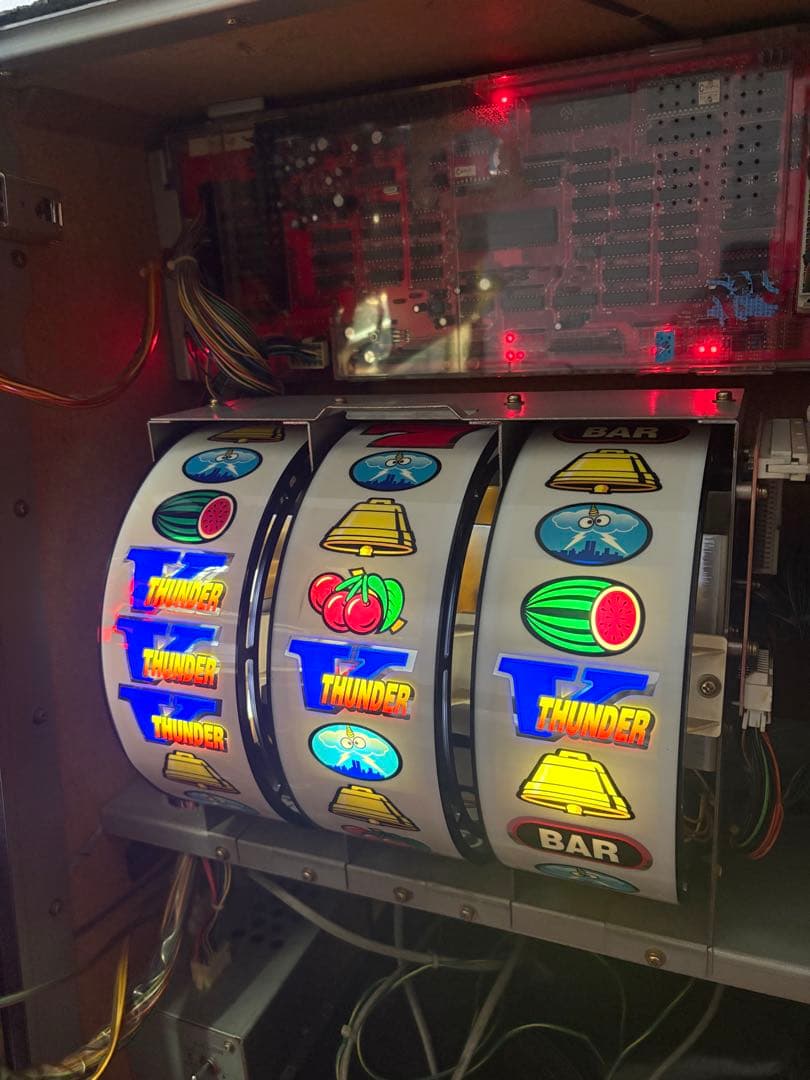 サンダーV 実機　送料無料　おまけ付き！！