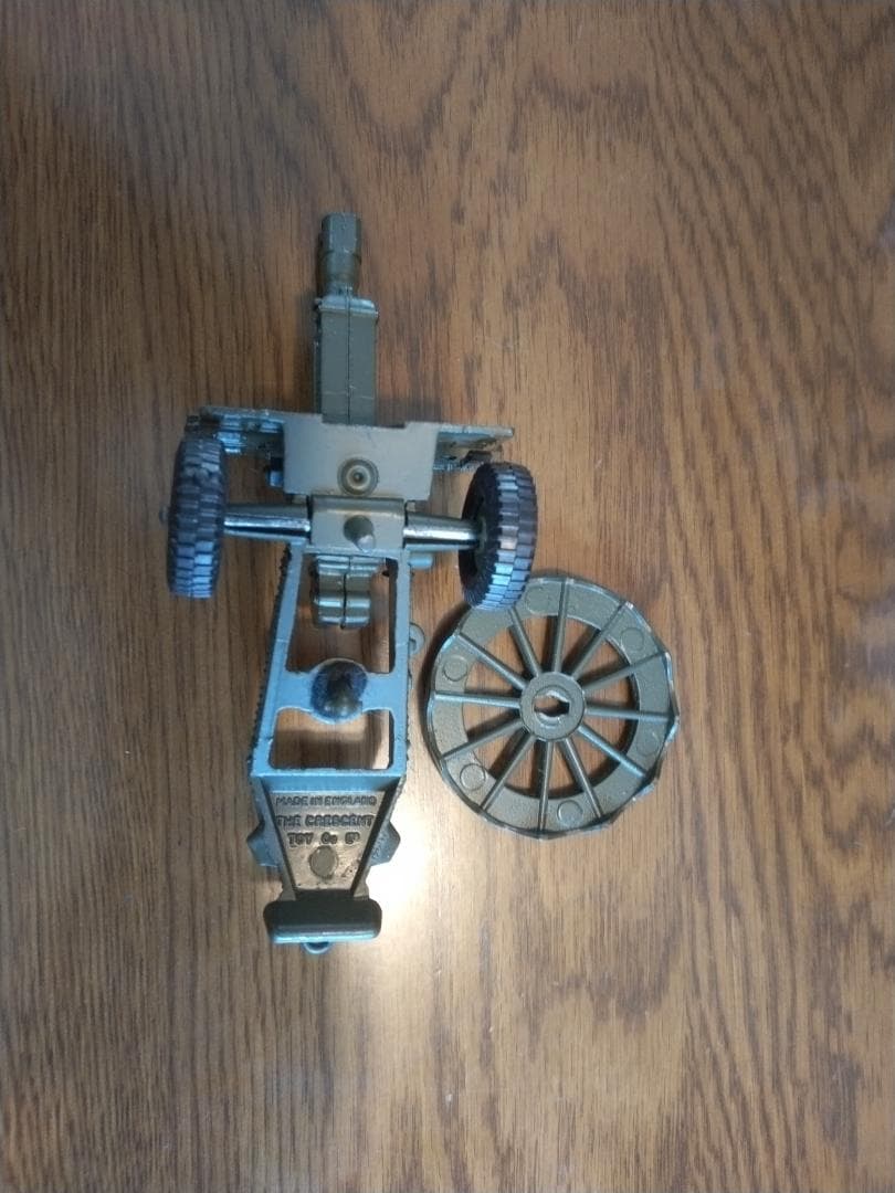 クレセントトイズ　サラディン装甲車野戦砲パトロールセット