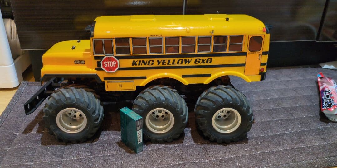 U*n様 翌日発送 迫力満点‼️KING YELLOW CAB 1/18スケール