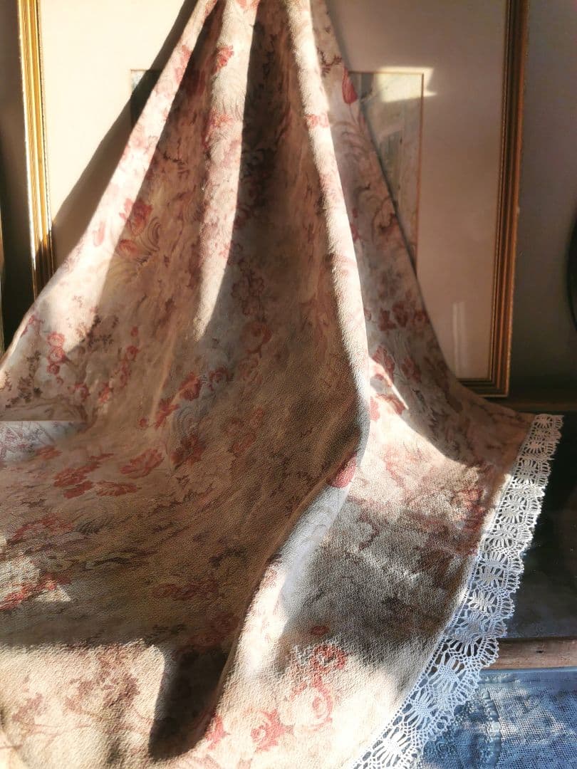 アンティークフランス トワルドジュイ 家と薔薇チューリップ ボビンレースカーテン