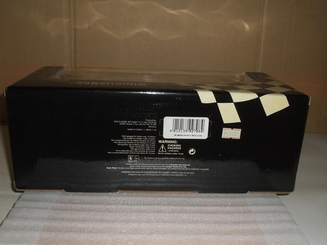 フェラーリ　F３００　E・アーバイン　＃４　ミニチャンプス　１／１８